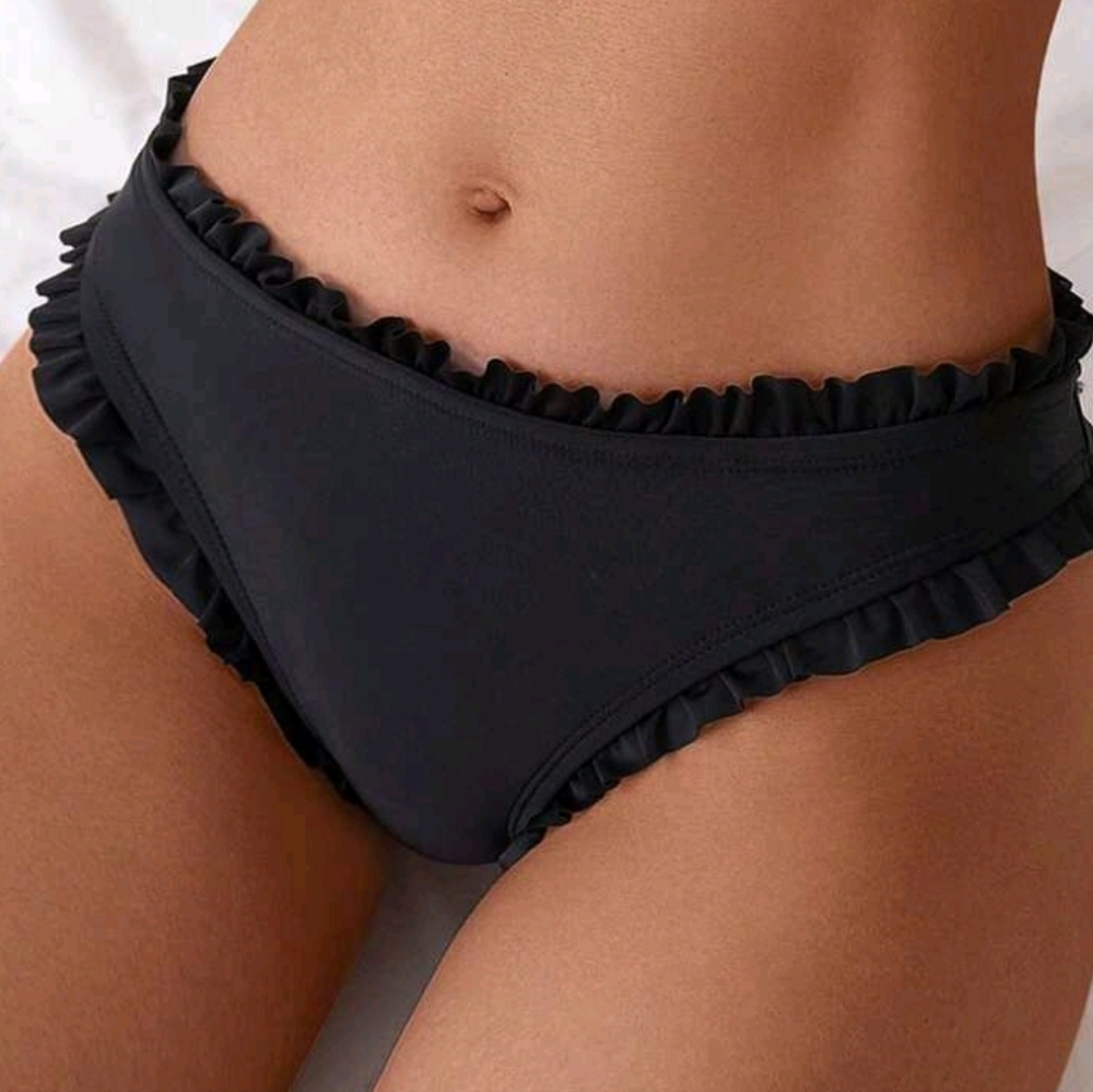 NWOT Solid Color Ruffle Bikini Bottoms, XL (12), Black